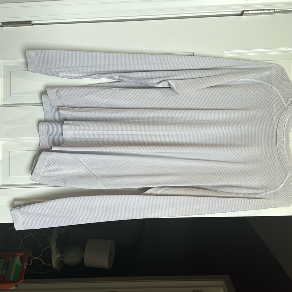 Lululemon vent tech long sleeve